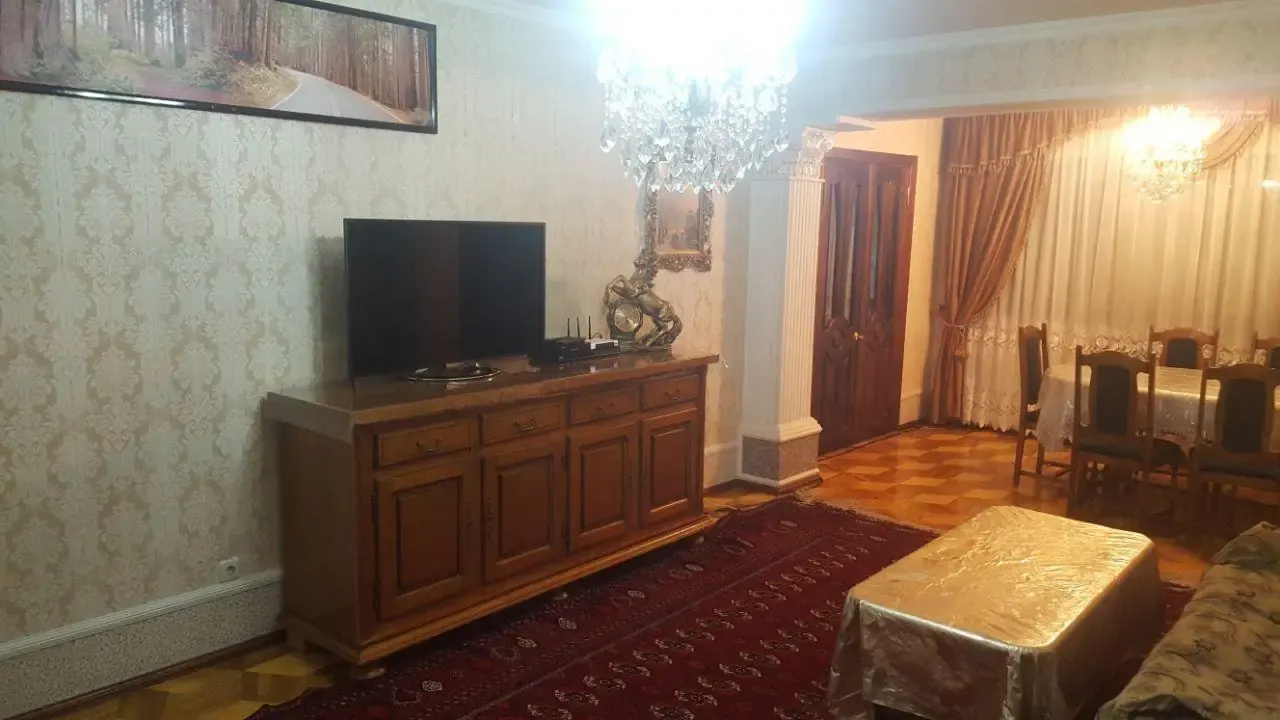 Продаётся 4-комнатная квартира, 122 м², 3/6 этаж — Мирзо-Улугбекский район