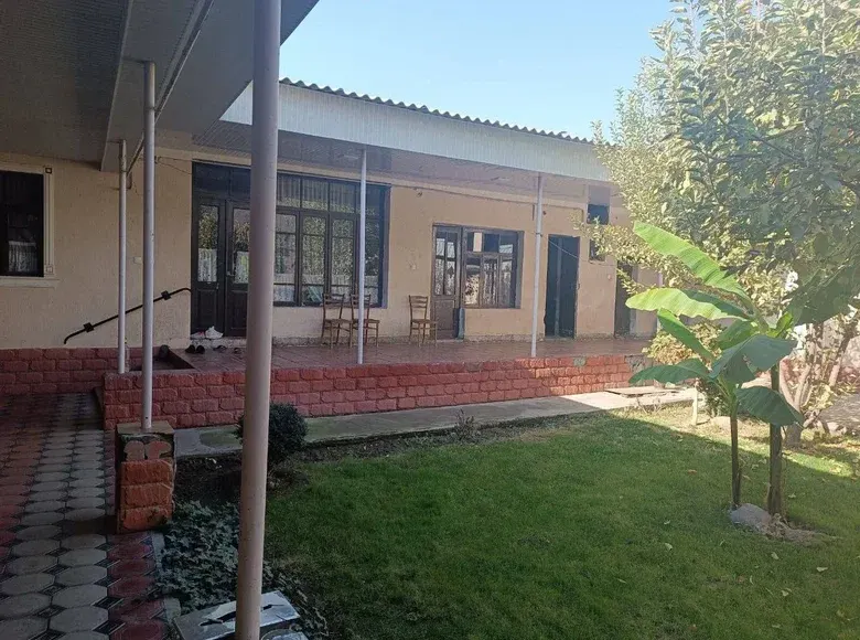 Sotiladi 7 xonali hovli uy — Yashnobod tumani