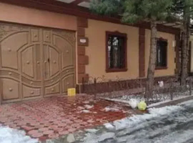 Сотилади 6 хонали ҳовли уй, 3 сотих — Юнусобод тумани