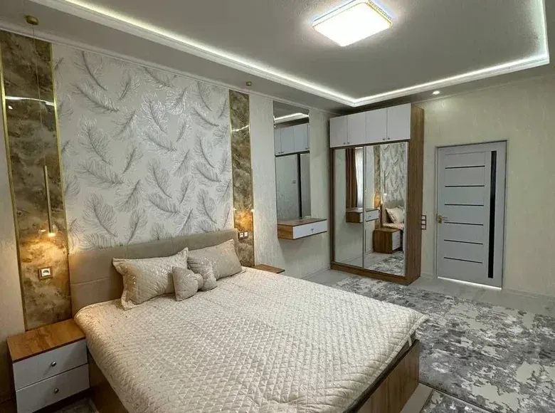 Продаётся 3-комнатная квартира, 70 м², 4/5 этаж — Чиланзарский район