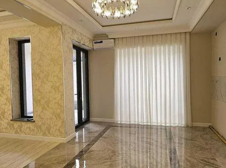 Сотилади 6 хонали ҳовли уй, 374 м² — Яшнобод тумани