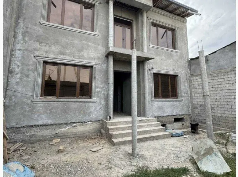 Sotiladi 4 xonali hovli uy, 2 sotix, 230 m² — Sergeli tumani