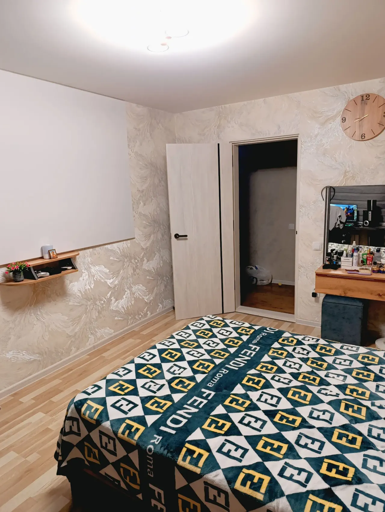 Сотилади 2 хонали квартира, 55.7 м², 4/4 қават — Чирчиқ шаҳри