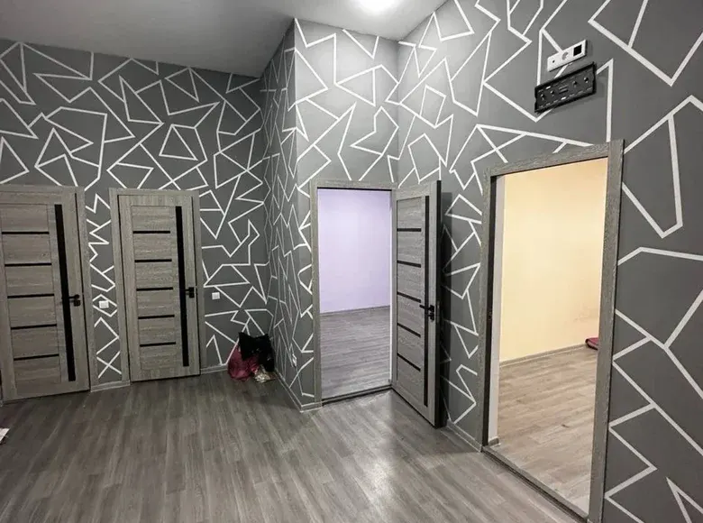 Sotiladi 2 xonali kvartira, 70 m², 10/10 qavat — Sergeli tumani