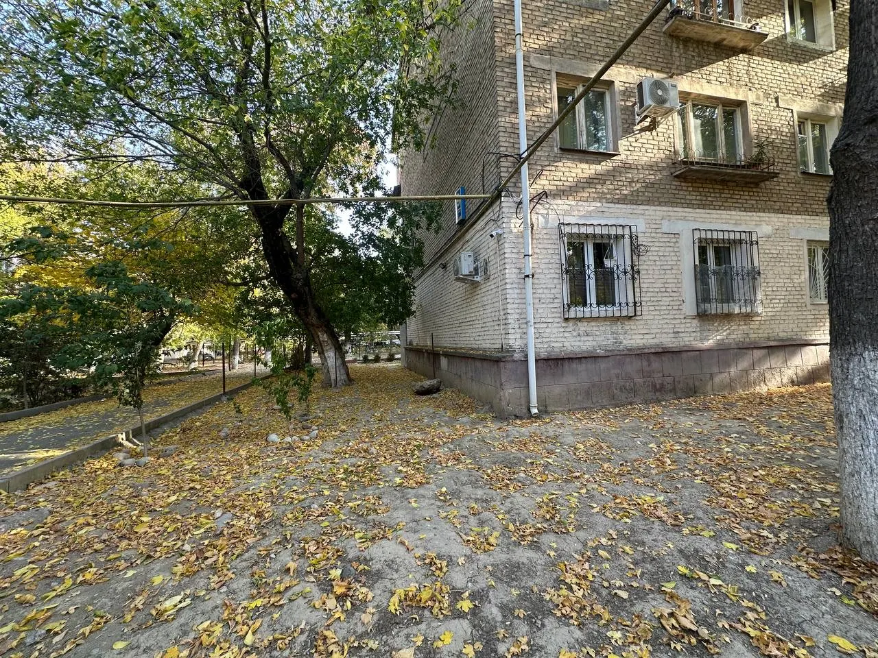 Sotiladi 3 xonali kvartira, 70 m², 1/4 qavat — Chilonzor tumani