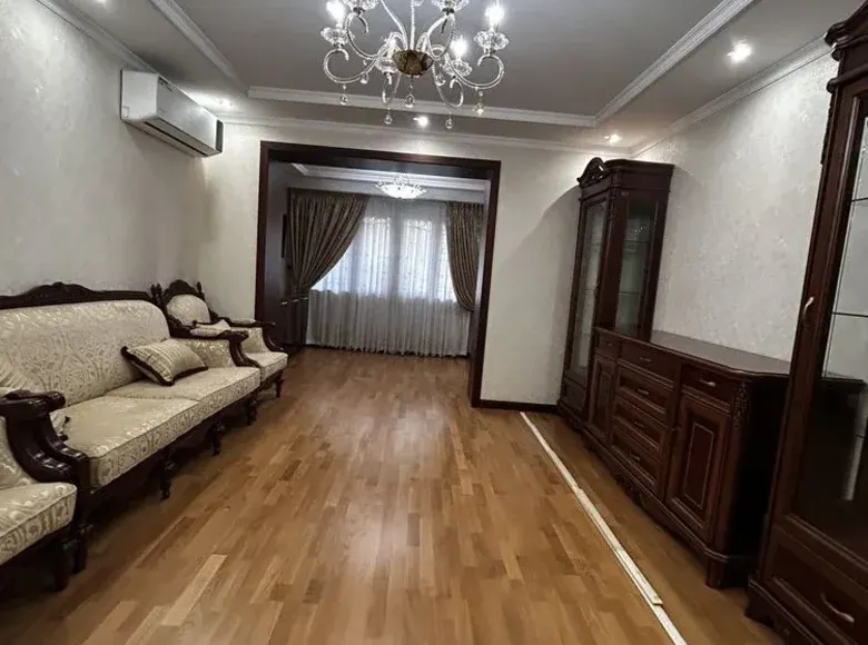 Продаётся 3-комнатная квартира, 80 м², 3/4 этаж — Мирабадский район