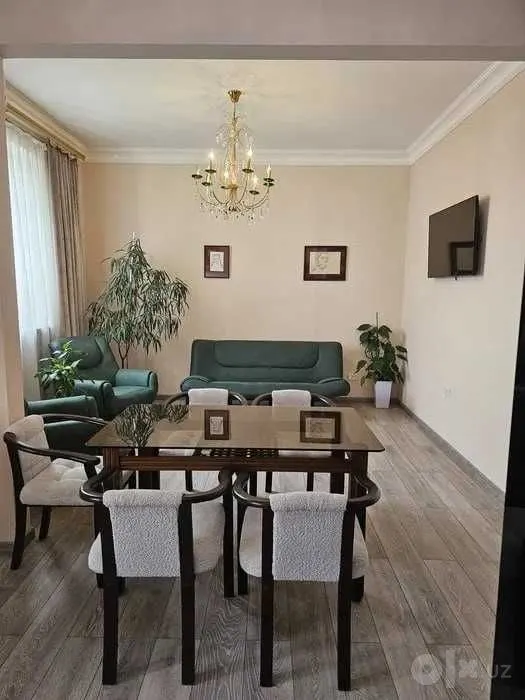 Продаётся 4-комнатная квартира, 137 м², 4/4 этаж — Мирабадский район
