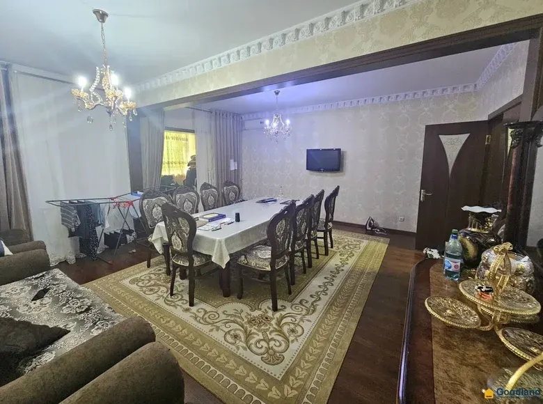 Sotiladi 4 xonali kvartira, 90 m², 1/5 qavat — Shayxontohur tumani