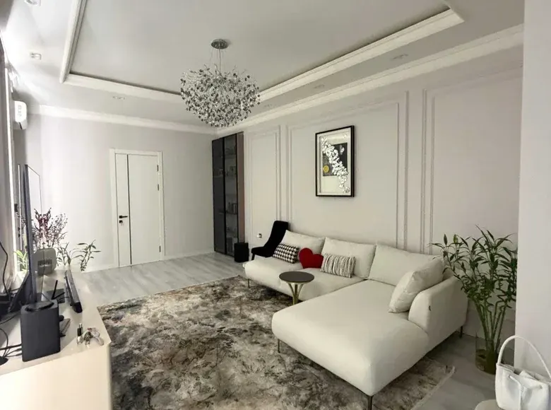 Сотилади 4 хонали квартира, 132 м², 7/10 қават — Мирзо Улуғбек тумани