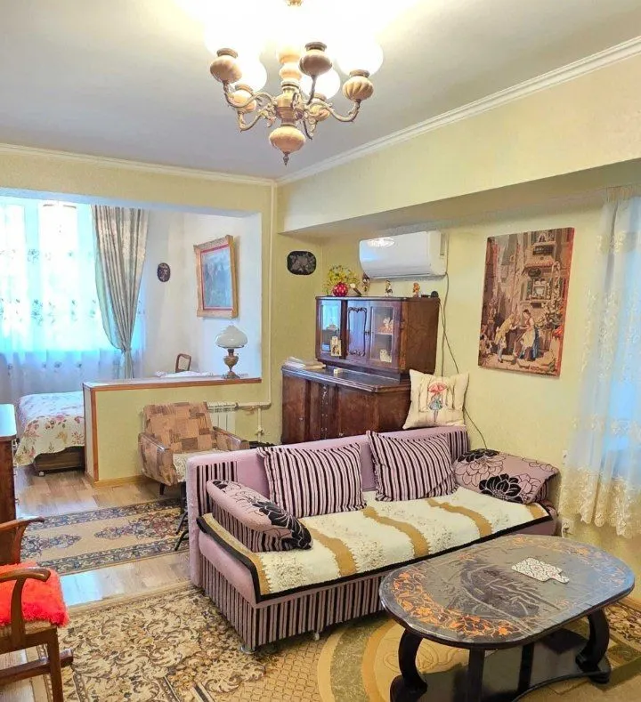 Sotiladi 2 xonali kvartira, 44 m², 2/4 qavat — Yunusobod tumani