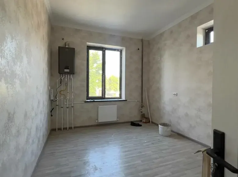 Sotiladi 4 xonali kvartira, 121 m², 2/6 qavat — Fargʻona shahri