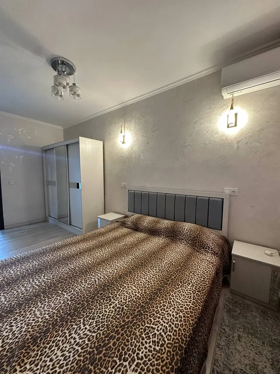 Сдаётся 3-комнатная квартира, 65 м², 1/5 этаж — Мирабадский район
