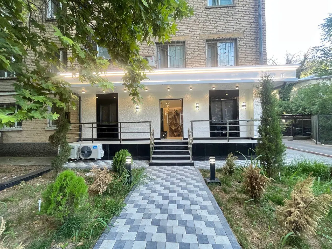 Ижарага берилади тижорат биноси, 55 м², 1/4 қават — Мирзо Улуғбек тумани