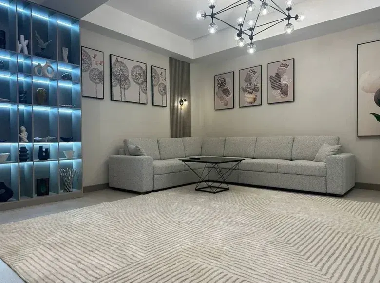 Продаётся 3-комнатная квартира, 98 м², 3/9 этаж — Юнусабадский район