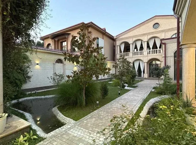 Сотилади 7 хонали ҳовли уй, 7.4 сотих, 864 м² — Яккасарой тумани
