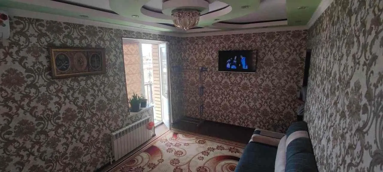 Sotiladi 3 xonali kvartira, 54 m², 7/7 qavat — Bekobod shahri