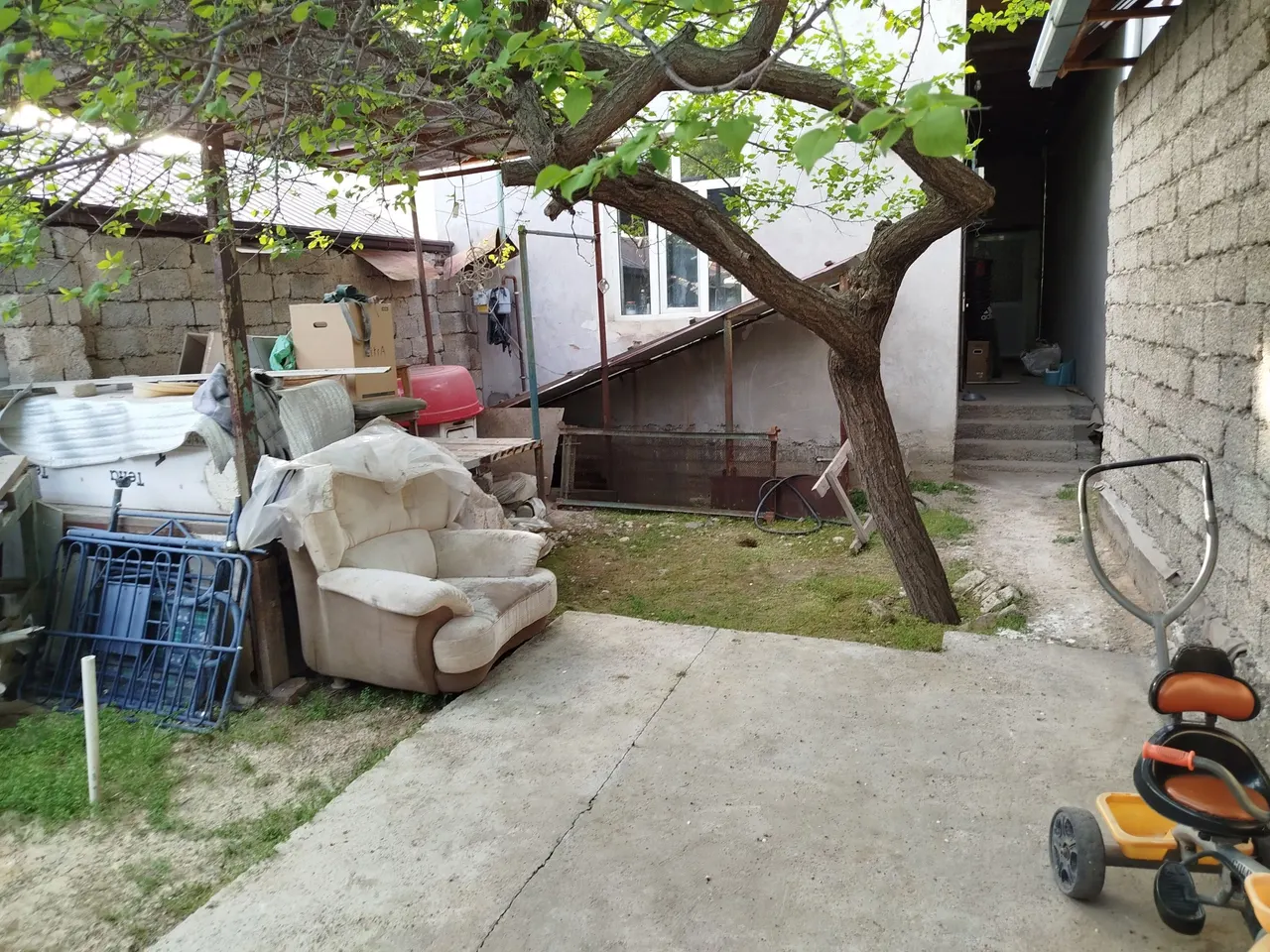 Sotiladi 3 xonali hovli uy, 1.4 sotix, 80 m² — Yashnobod tumani