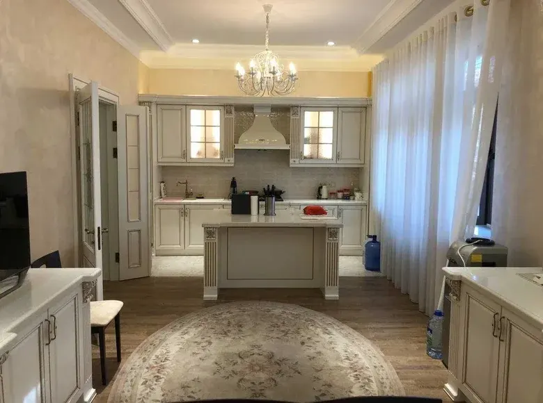 Ижарага берилади 3 хонали квартира, 160 м², 3/8 қават — Мирзо Улуғбек тумани