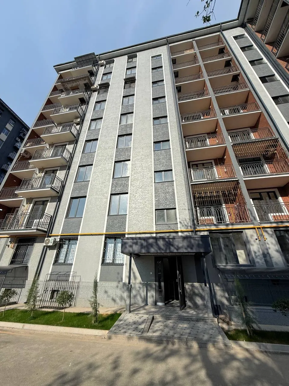 Sotiladi 2 xonali kvartira, 50 m², 3/9 qavat — Yangihayot tumani