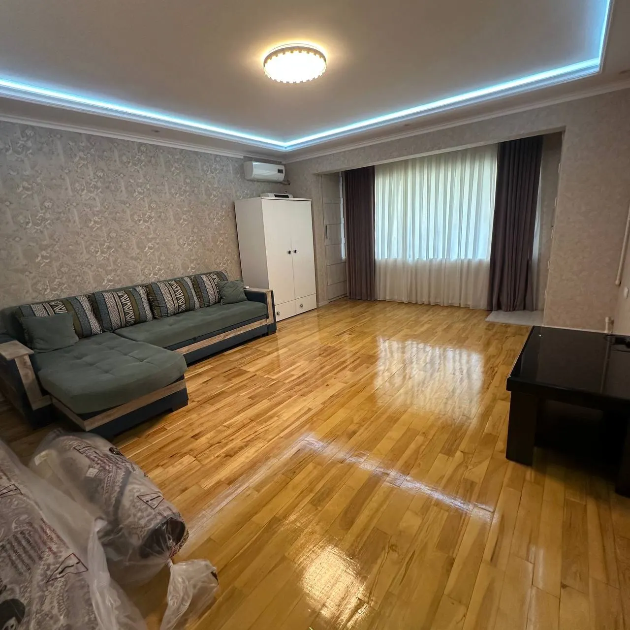 Сдаётся 3-комнатная квартира, 75 м², 1/9 этаж — Яккасарайский район