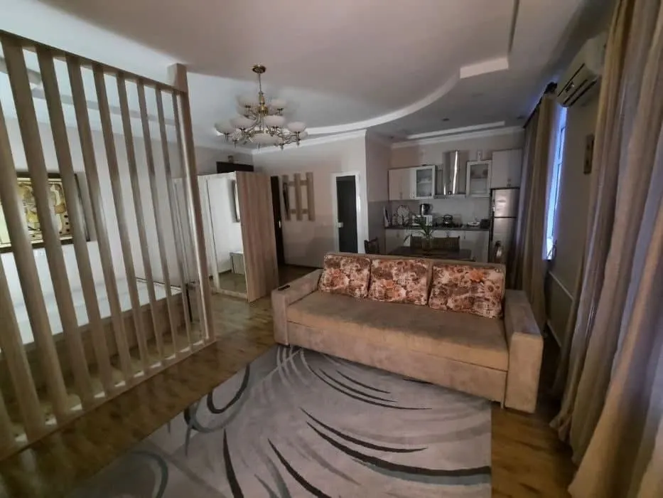 Сдаётся 1-комнатная квартира, 85 м², 5/5 этаж — Яккасарайский район