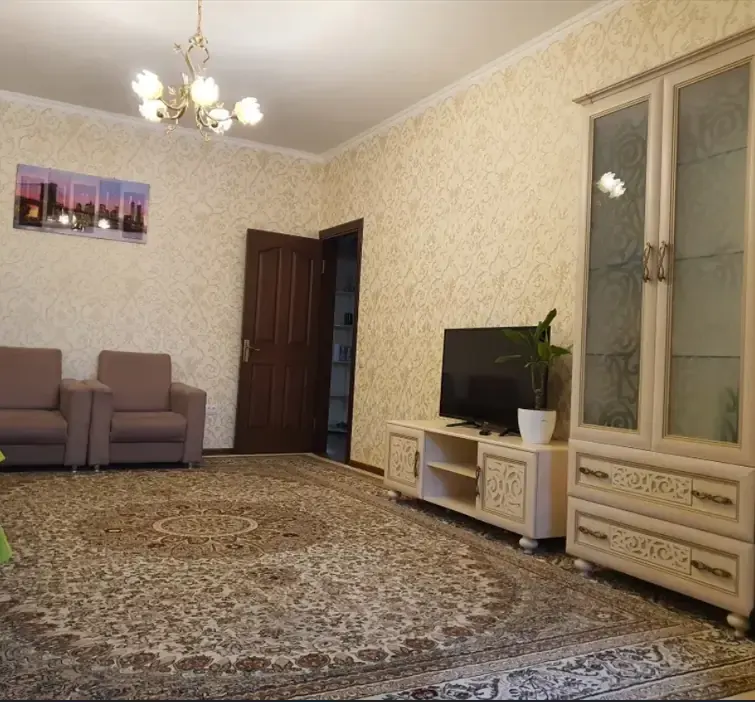Продаётся 4-комнатная квартира, 100 м², 4/9 этаж — Мирабадский район