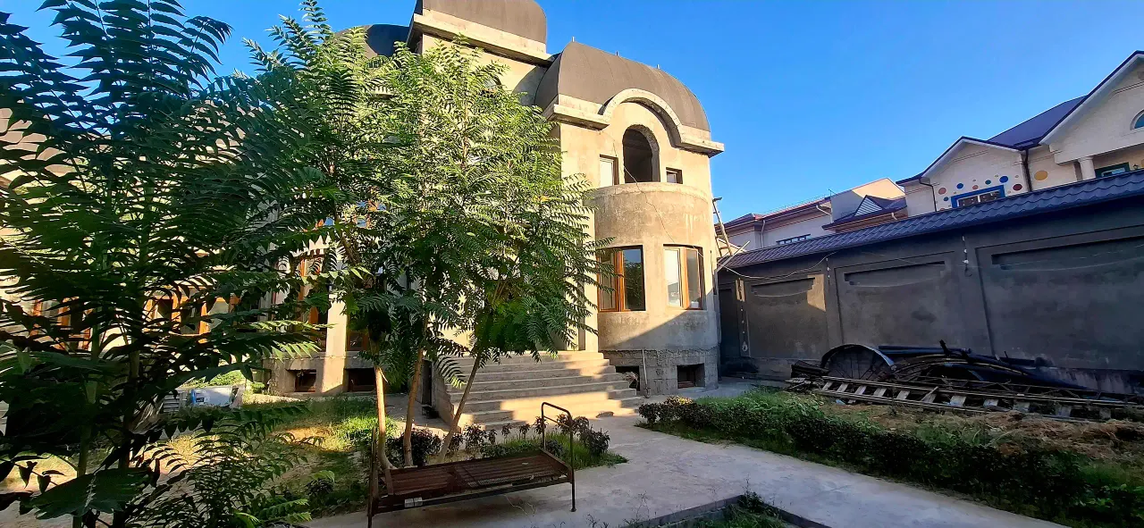 Продаётся 14-комнатная дача, 12 сот., 600 м² — Юнусабадский район