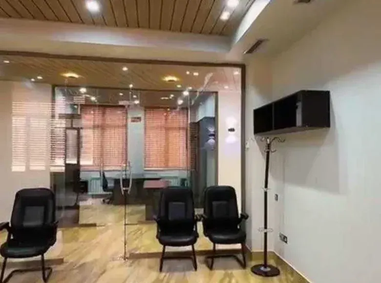 Сдаётся коммерческое помещение, 253 м², 2/2 этаж — Мирзо-Улугбекский район