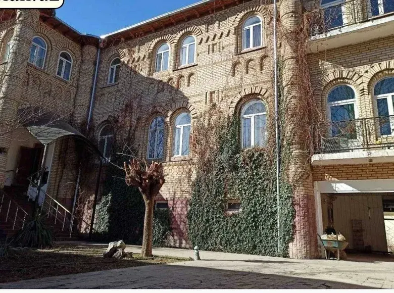 Продаётся 13-комнатный дом, 2.5 сот., 650 м² — Мирзо-Улугбекский район