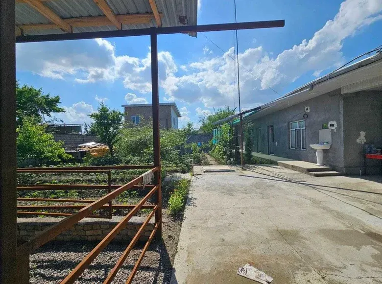 Sotiladi 2 xonali hovli uy, 5.2 sotix, 60 m² — Sergeli tumani