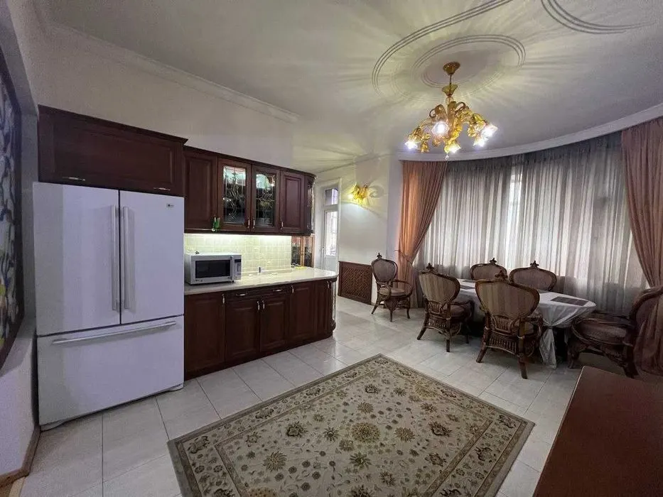 Ijaraga beriladi 4 xonali kvartira, 220 m², 7/9 qavat — Mirobod tumani