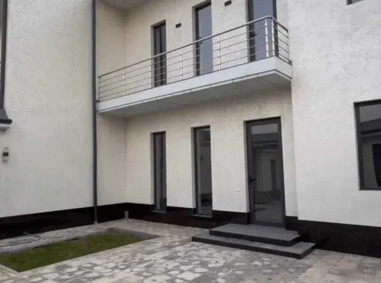 Сотилади 6 хонали ҳовли уй, 2.2 сотих, 210 м² — Яшнобод тумани