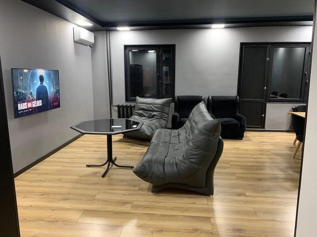 Сдаётся 3-комнатная квартира, 165 м², 6/9 этаж — Мирабадский район