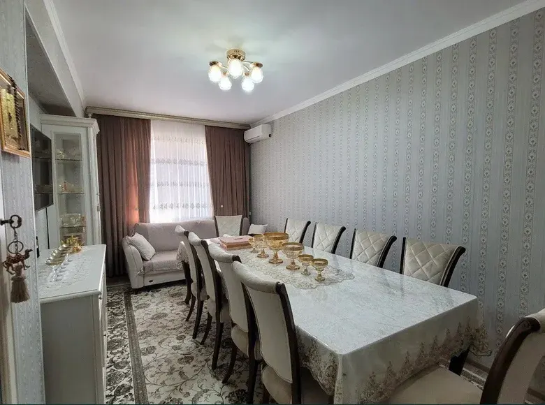 Сотилади 4 хонали квартира, 150 м², 1/7 қават — Юнусобод тумани