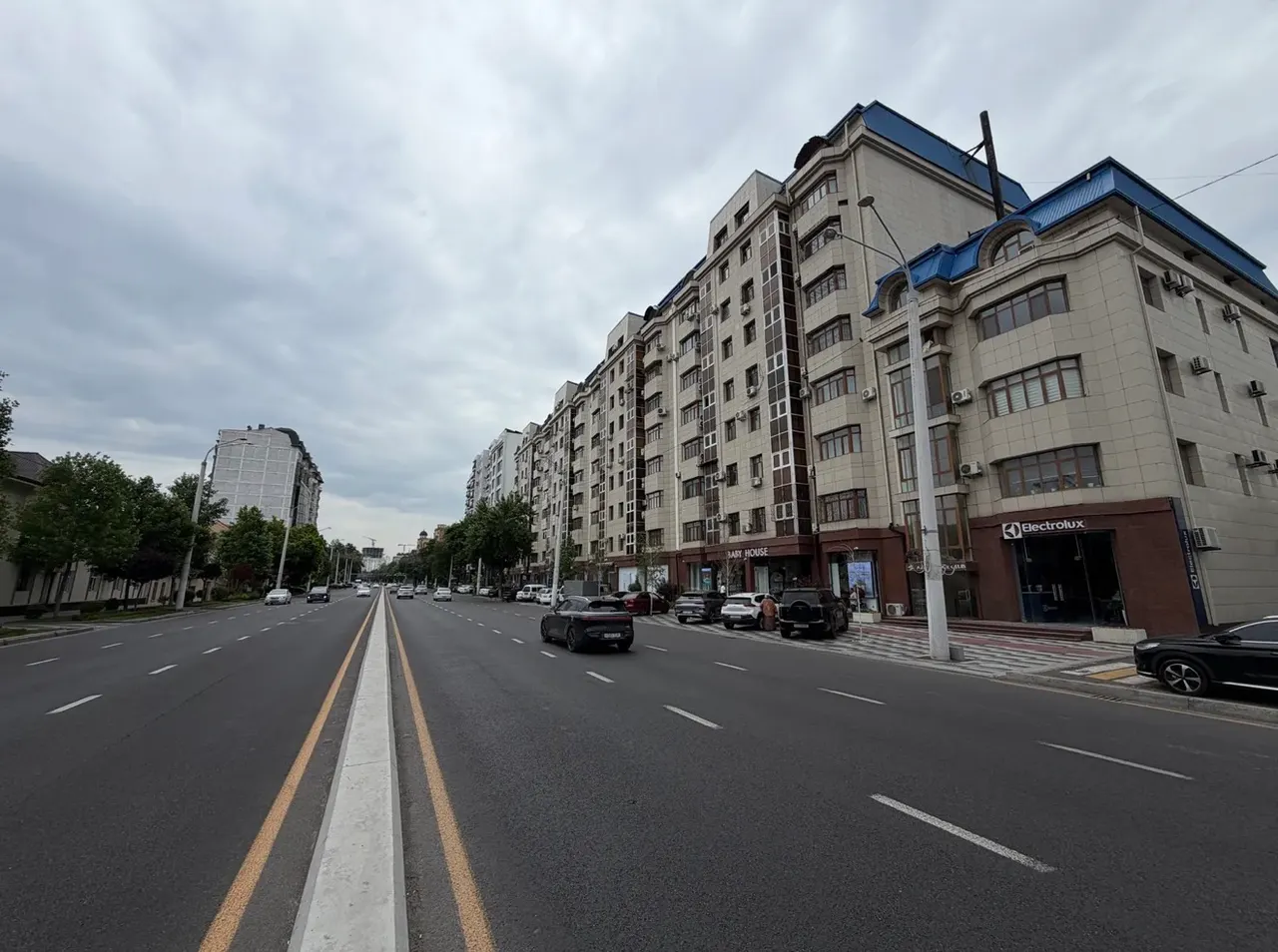 Sotiladi 3 xonali kvartira, 90 m², 5/9 qavat — Yakkasaroy tumani