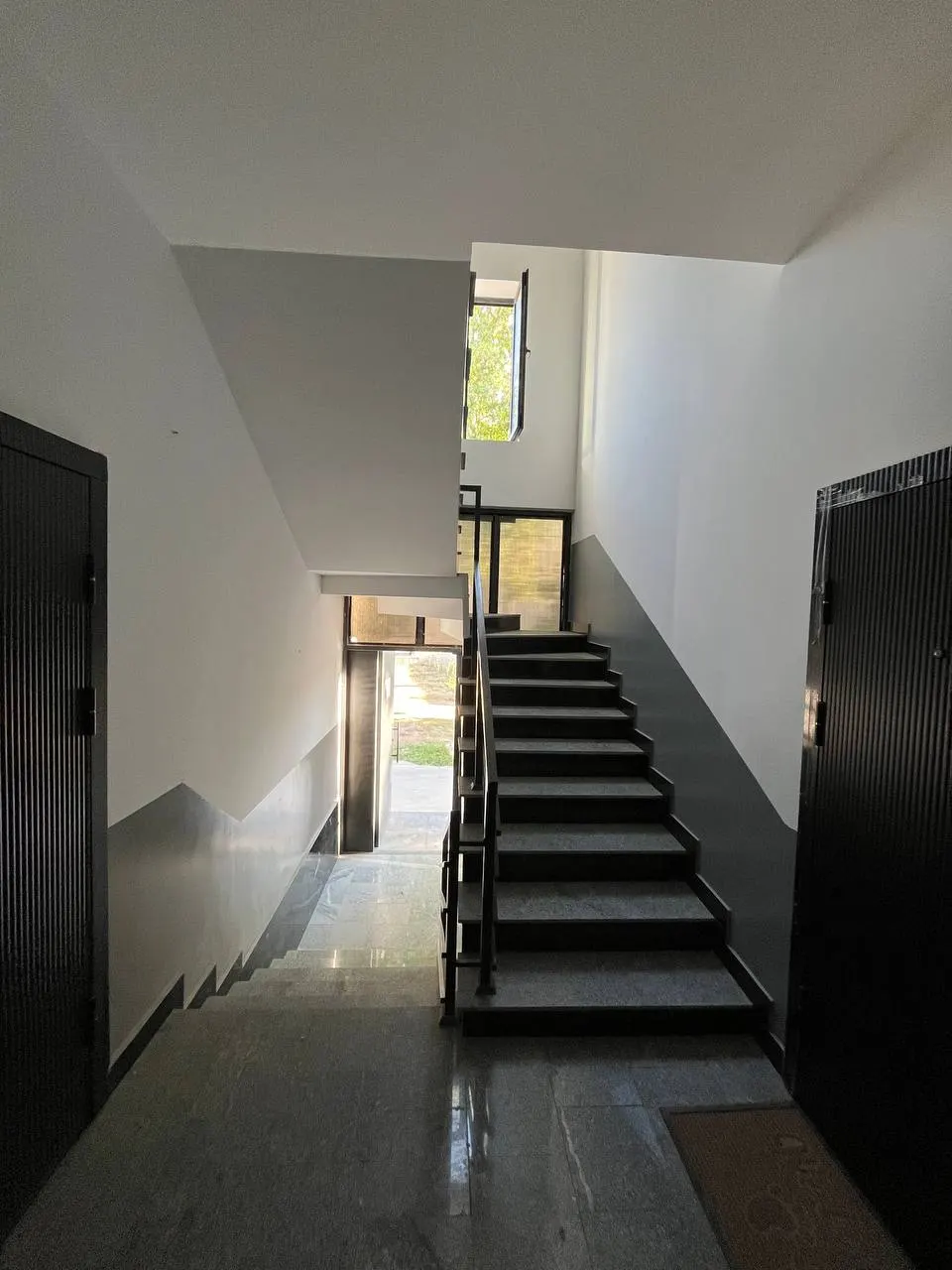 Сотилади 2 хонали квартира, 40 м², 1/2 қават — Юнусобод тумани