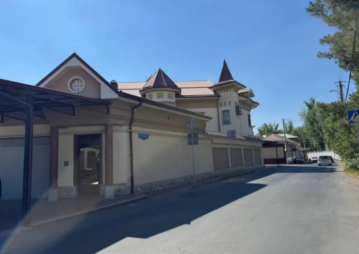 Ijaraga beriladi 6 xonali hovli uy, 8 sotix — Yakkasaroy tumani