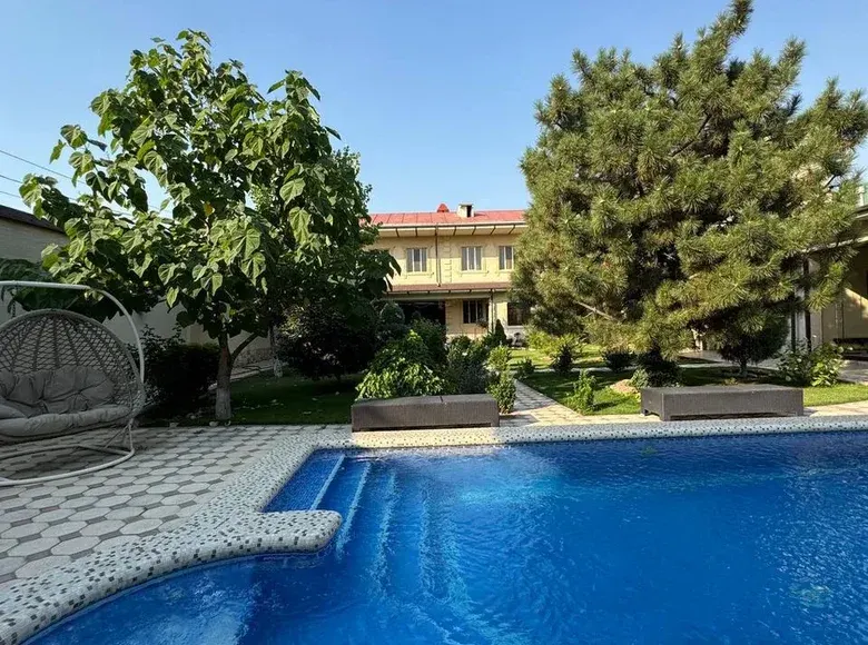 Sotiladi 8 xonali hovli uy, 500 m², 1/2 qavat — Qibray tumani