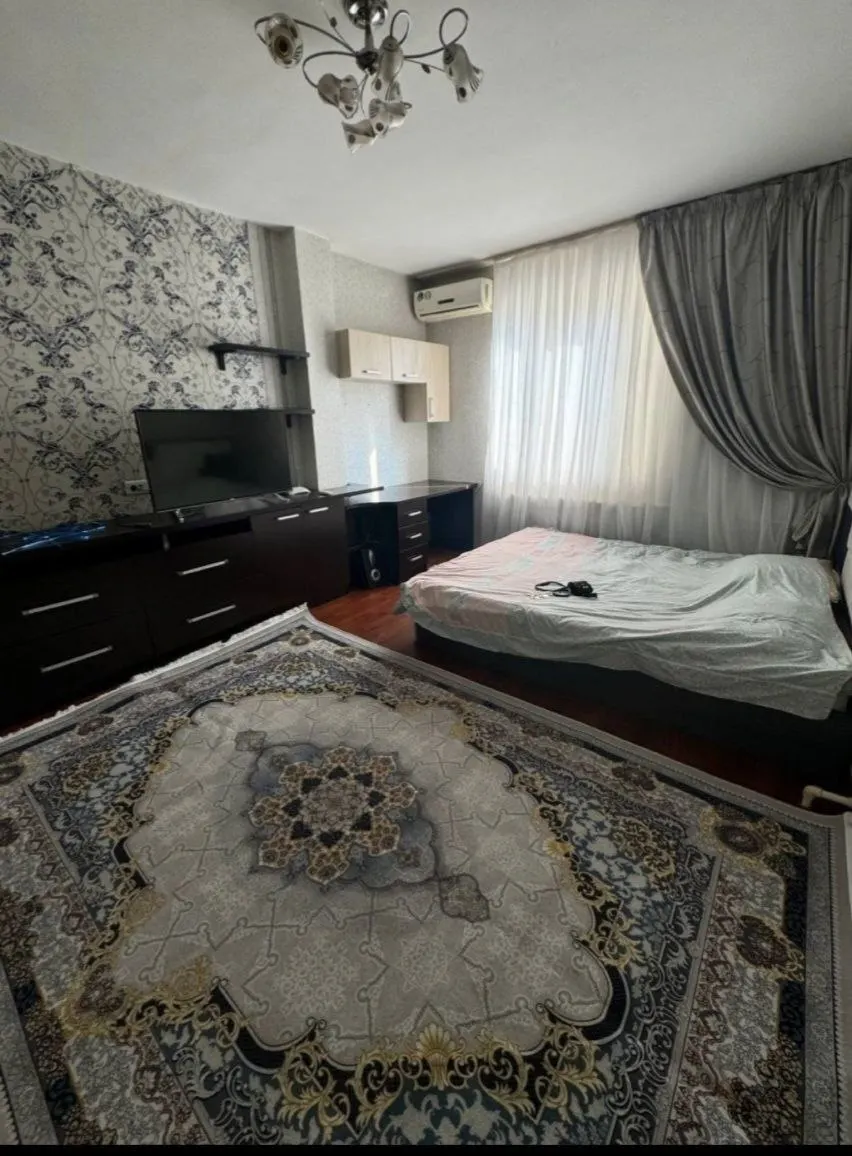 Сдаётся 1-комнатная квартира, 48 м², 2/16 этаж — Яккасарайский район