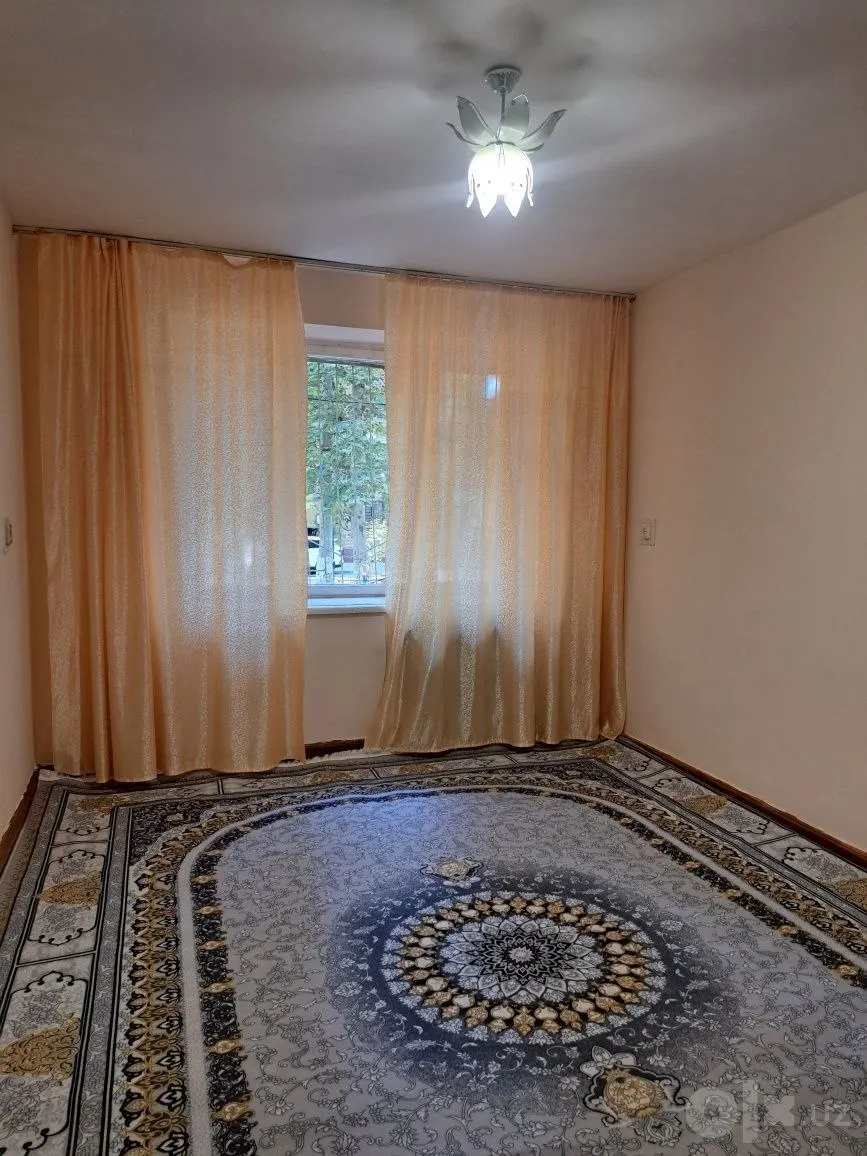 Сдаётся 1-комнатная квартира, 45 м², 1/4 этаж — Чиланзарский район