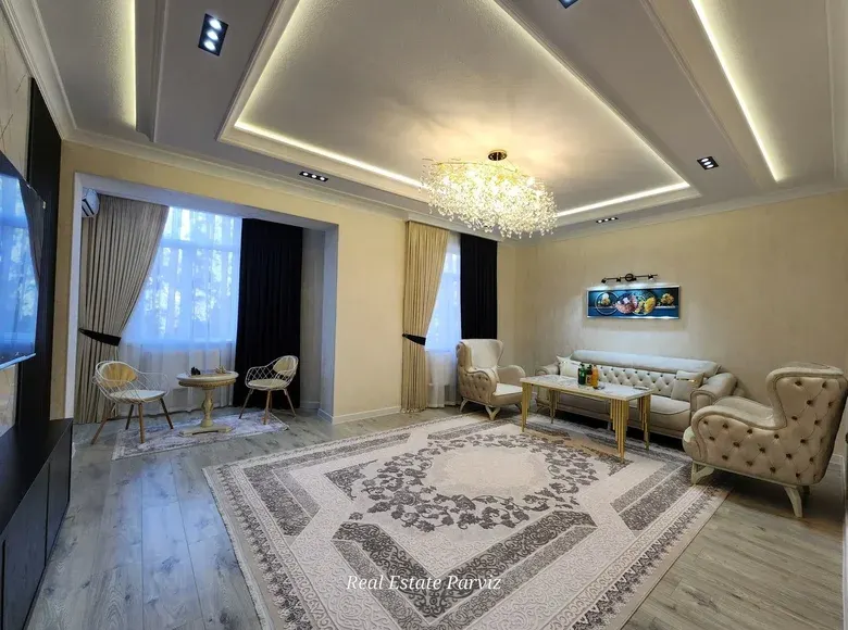 Sotiladi 3 xonali kvartira, 105 m², 2/7 qavat — Samarqand shahri
