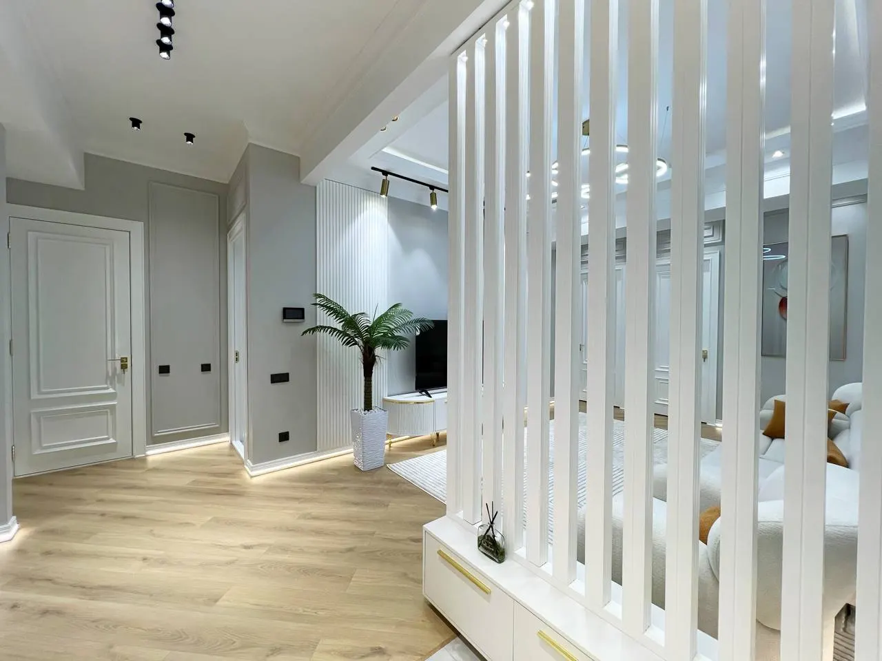 Сотилади 4 хонали квартира, 118 м², 2/10 қават — Мирзо Улуғбек тумани