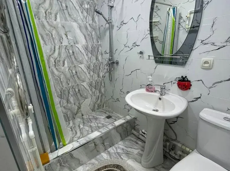 Сдаётся 1-комнатная квартира, 32 м², 3/5 этаж — Яккасарайский район