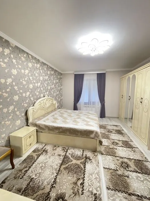 Сдаётся 3-комнатная квартира, 72 м², 1/4 этаж — Мирабадский район