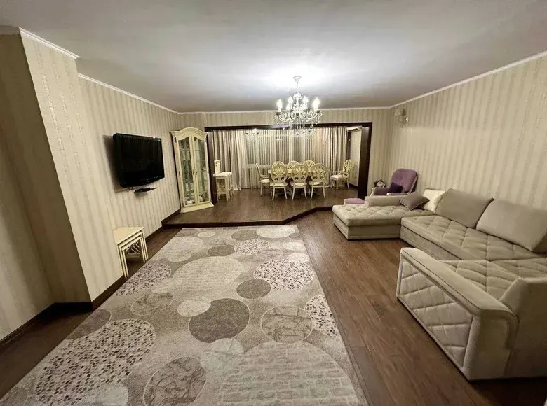 Сотилади 5 хонали квартира, 143 м², 3/4 қават — Яшнобод тумани