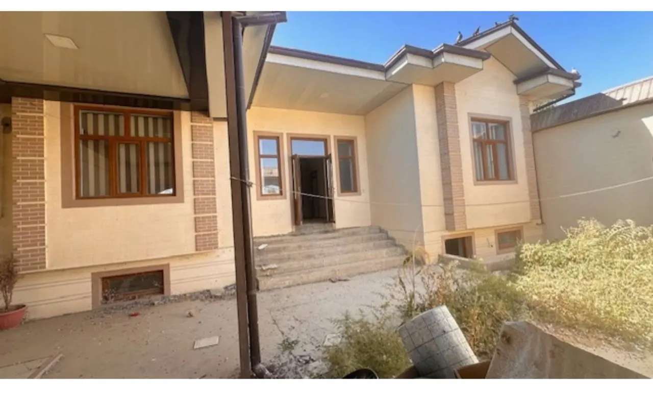 Sotiladi 8 xonali hovli uy, 2.2 sotix — Toshkent tumani