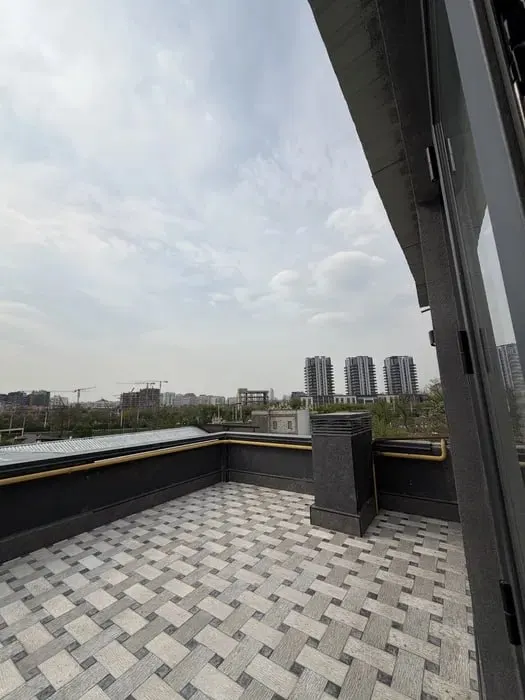 Сдаётся 4-комнатная квартира, 300 м², 3/4 этаж — Мирабадский район