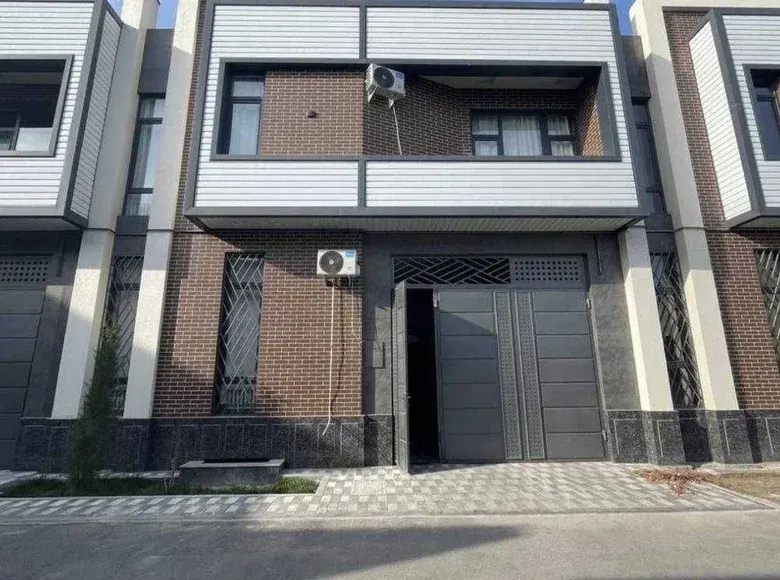 Sotiladi 6 xonali hovli uy, 4.4 sotix — Sergeli tumani