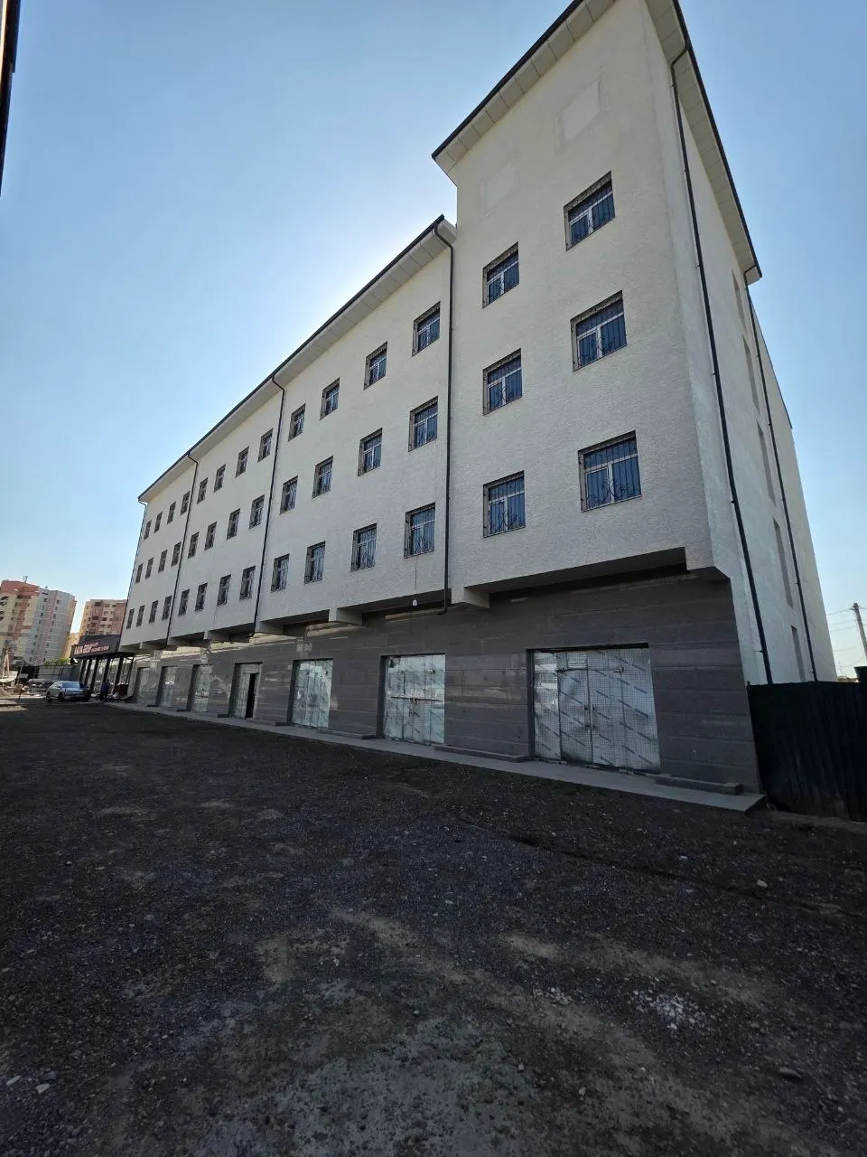Sotiladi tijorat binosi, 4100 m², 13 sotix — Mirobod tumani