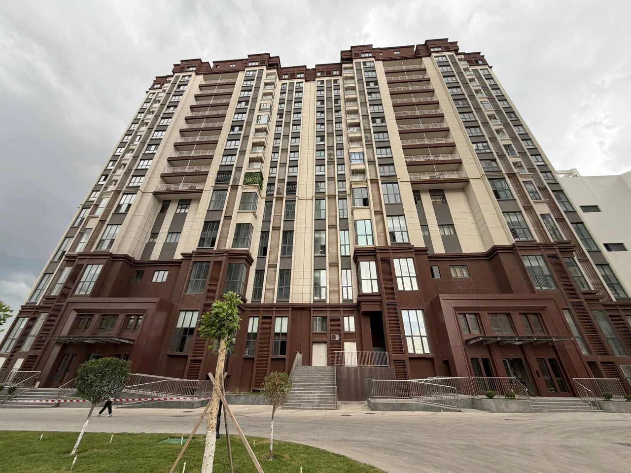 Продаётся 4-комнатная квартира, 92 м², 8/12 этаж — Юнусабадский район
